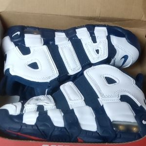 Brand New Boys Nike air shoes